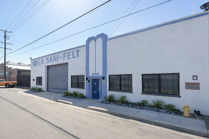More Photos Of 830 59th St, Los Angeles Manufacturing For Lease
