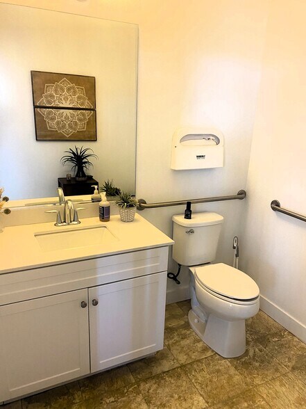 More Photos Of 202 Village Commons Blvd, Camarillo Storefront Retail Residential For Sale