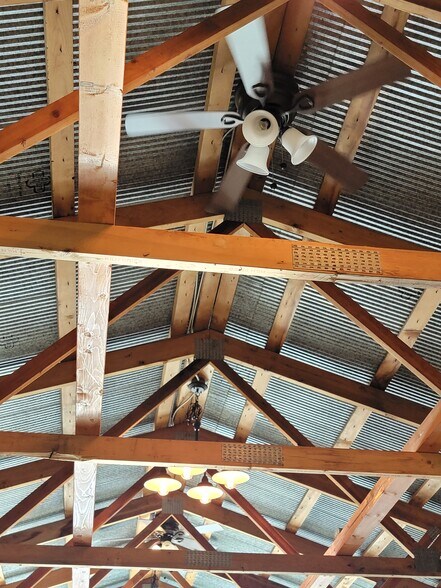 More Photos Of 217 E Central Ave, Mackinaw City Storefront For Lease