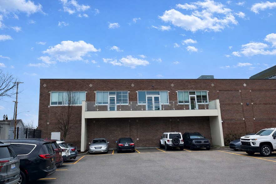Primary Photo Of 601 5th St NW, Grand Rapids Medical For Lease