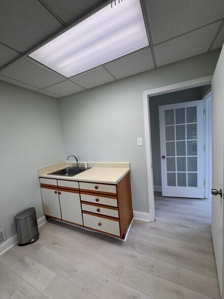 More Photos Of 2301 E Evesham Rd, Voorhees Medical For Sale