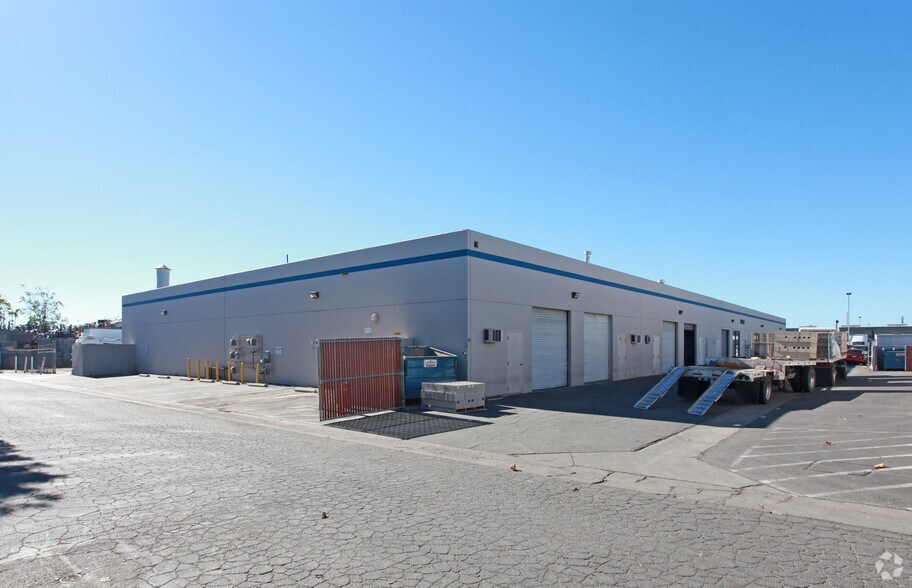 More Photos Of 12424-12430 Montague St, Pacoima Warehouse For Lease