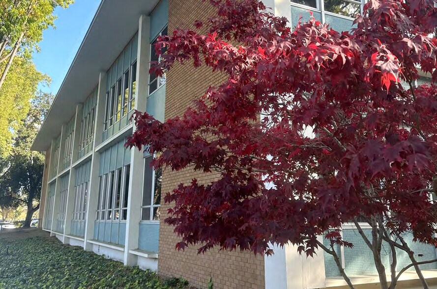 More Photos Of 3100 Hansen Way, Palo Alto Office For Lease