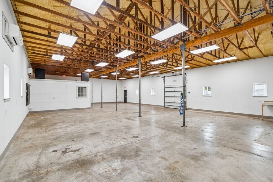 More Photos Of 1719 Signal Point Rd, Charleston Self Storage For Sale