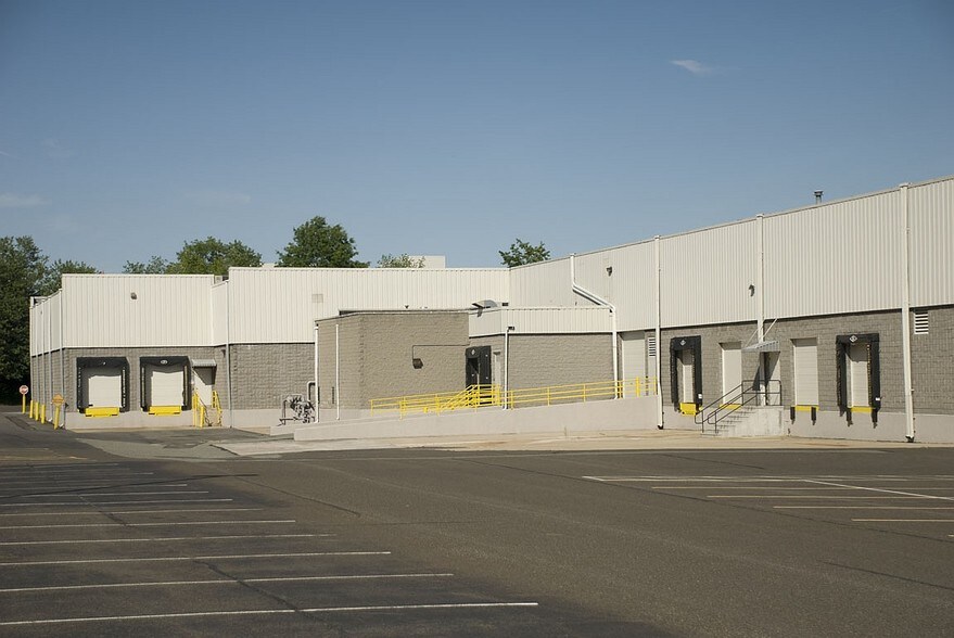 More Photos Of 13000 Midlantic Dr, Mount Laurel Light Distribution For Lease