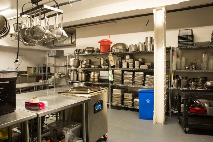 More Photos Of 272-274 14th St, Oakland Storefront Retail Office For Lease