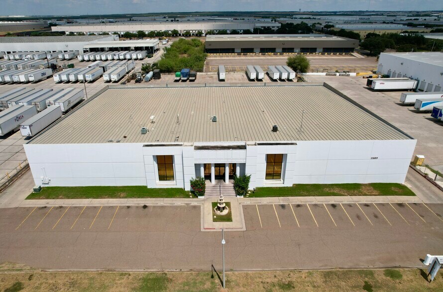 More Photos Of 13609 Archer Dr, Laredo Warehouse For Lease