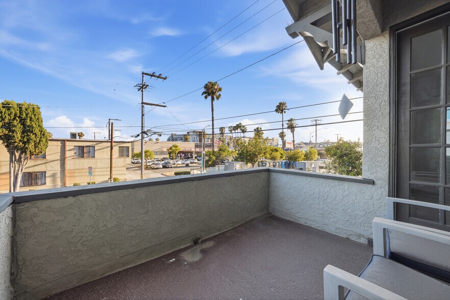 More Photos Of 325 E 14th St, Long Beach Apartments For Sale