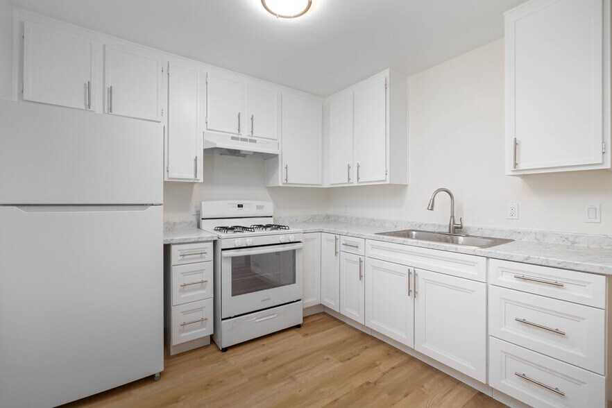 More Photos Of 331 E Washington Ave, Escondido Apartments For Sale