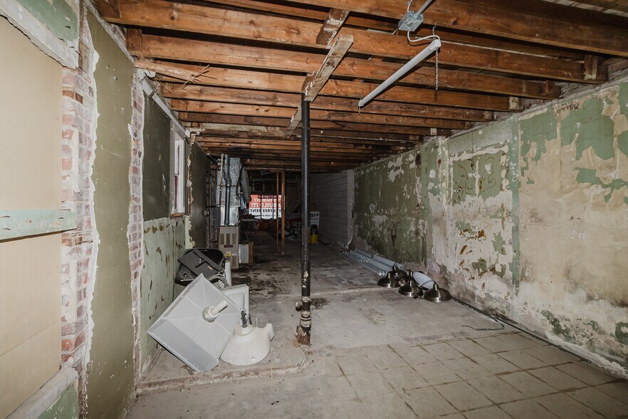 More Photos Of 3117 E 13th St, Wichita Freestanding For Sale