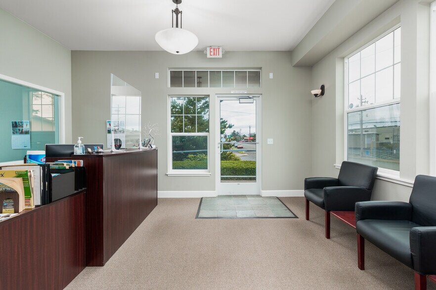 More Photos Of 2210 NE 22nd, Lincoln City Office For Sale