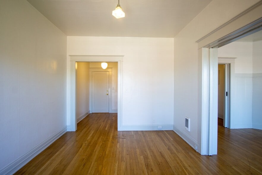 More Photos Of 1730 NW Couch St, Portland Apartments For Sale