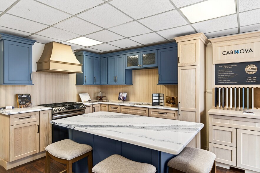 More Photos Of 5476 Broadway St, Lancaster Storefront Retail Residential For Sale