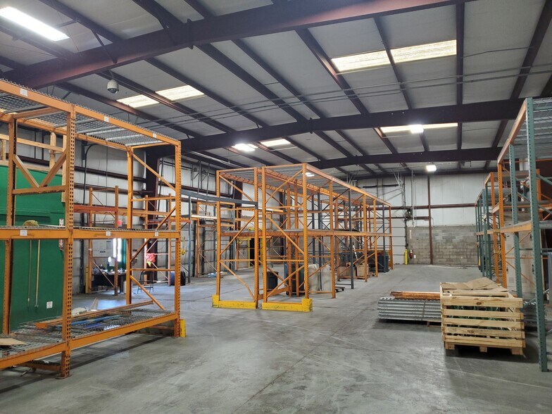 More Photos Of 823 E Virginia St, Evansville Warehouse For Sale