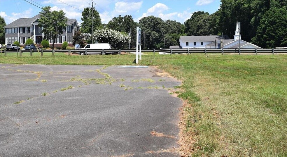 More Photos Of 4992 Holly Springs Pky, Woodstock Medical For Sale