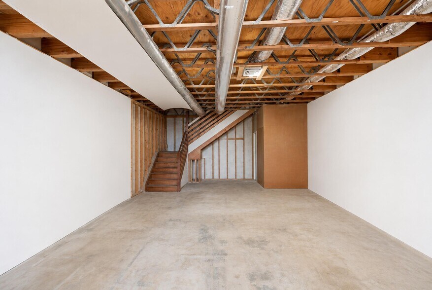 More Photos Of 1209 Gateway Rdg, Lake Park Warehouse For Sale