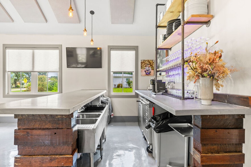 More Photos Of 1766 14th Ave, Vero Beach Restaurant For Sale