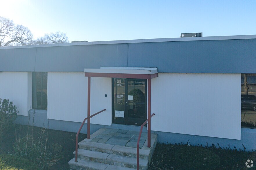 More Photos Of 280 Pond St, Randolph Research And Development For Lease