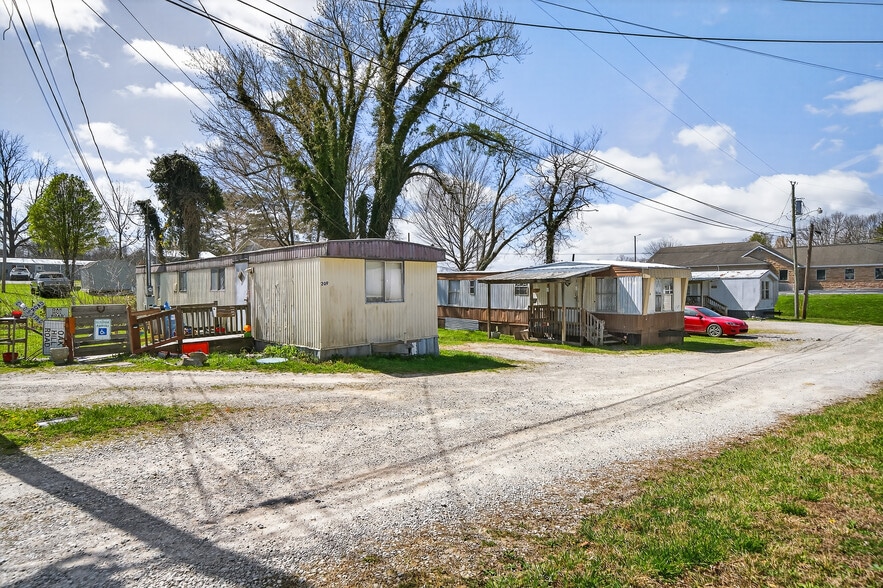 More Photos Of 214 Woodlawn Ave E, Jamestown Manufactured Housing Mobile Home Park For Sale