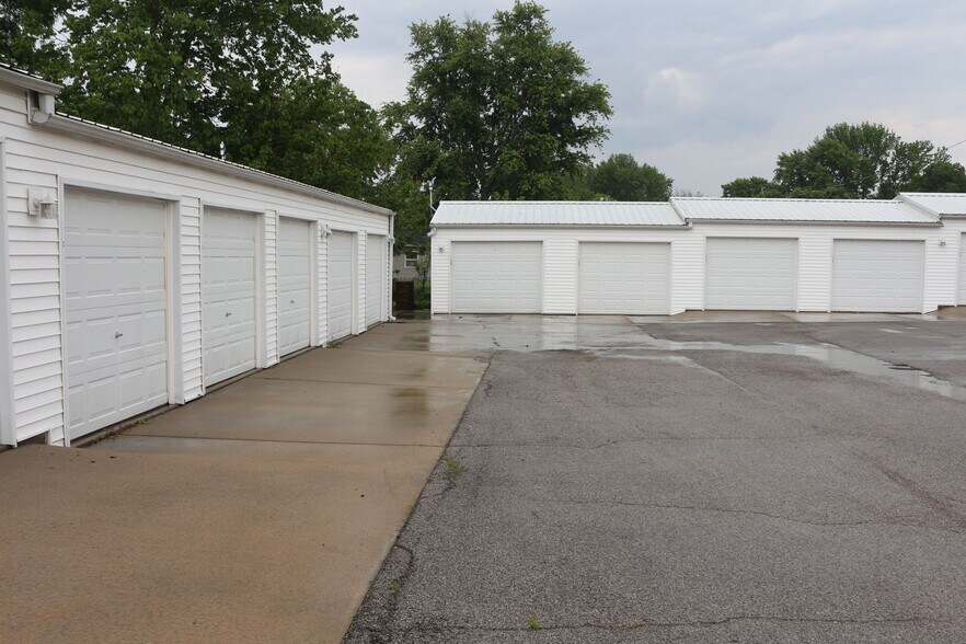 More Photos Of 1708 S Main St, South Jacksonville Apartments For Sale