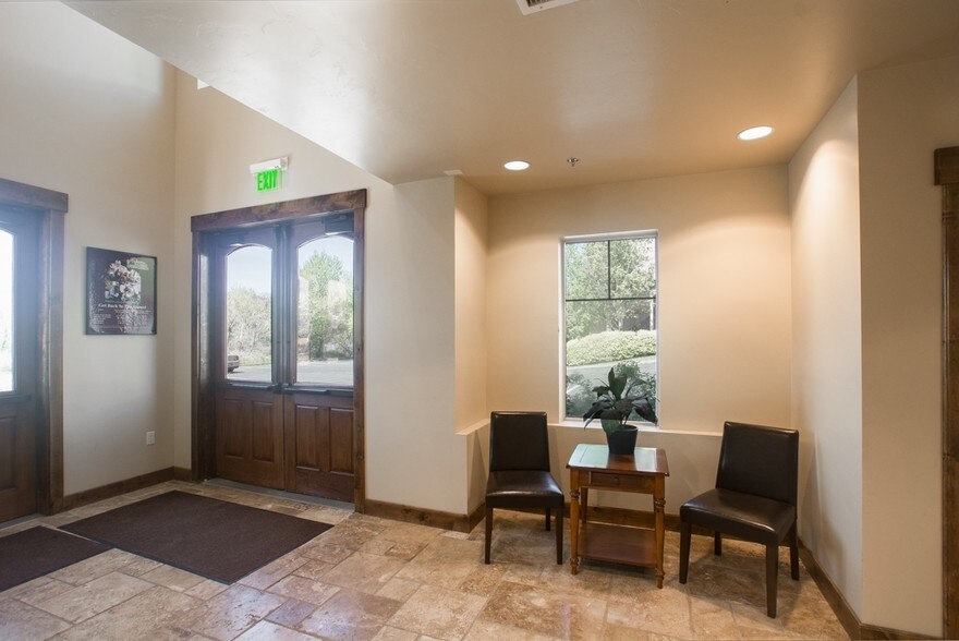 More Photos Of 155 W Canyon Crest Rd, Alpine Office Residential For Sale