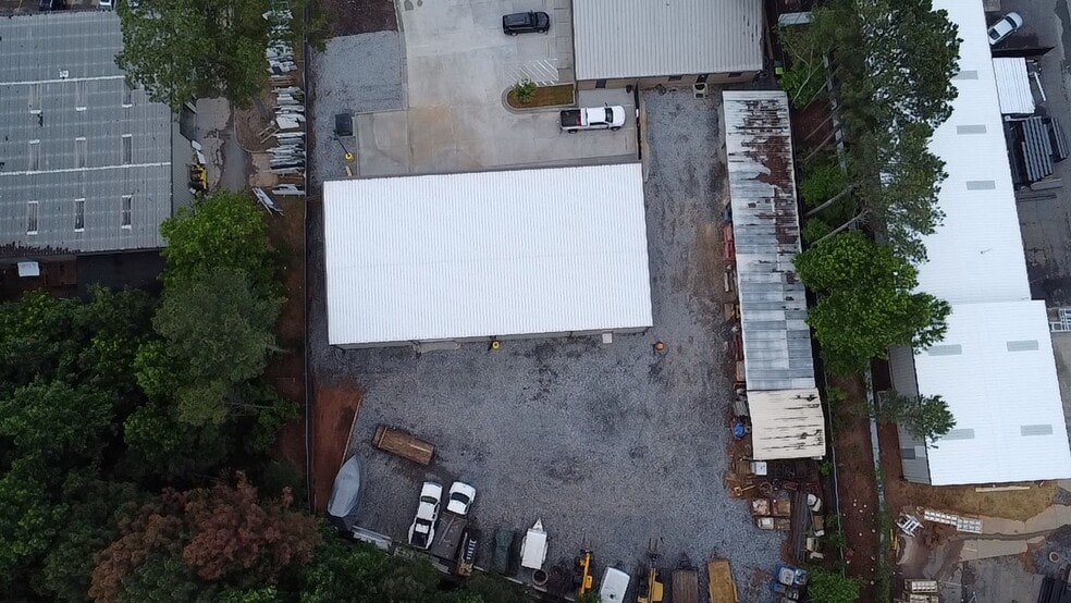 More Photos Of 740 N Price Rd, Buford Industrial For Lease