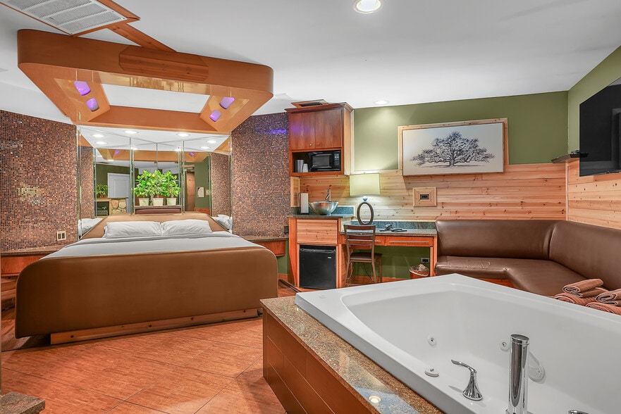 More Photos Of 16W621 S Frontage Rd, Willowbrook Hotel For Sale