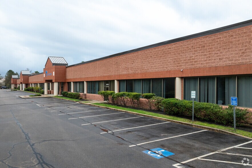 More Photos Of 25 Forbes Blvd, Foxborough Research And Development For Lease
