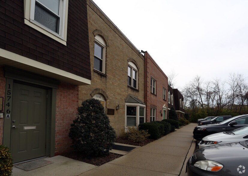 More Photos Of 15720-15754 Crabbs Branch Way, Rockville Showroom For Lease