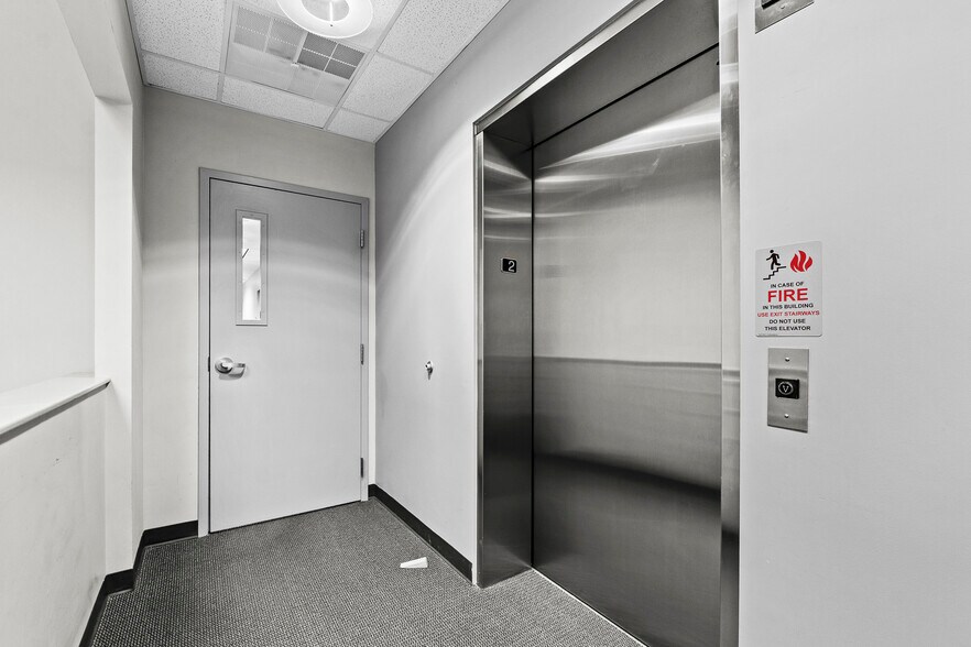 More Photos Of 7200 US-150, Greenville Office For Sale