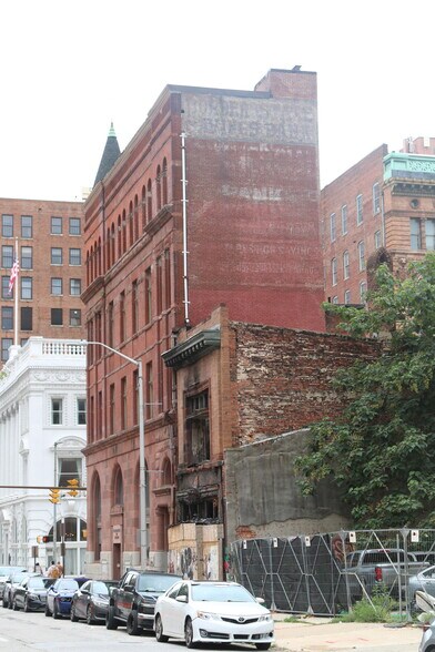More Photos Of 200 W Fayette St, Baltimore Storefront Retail Office For Sale