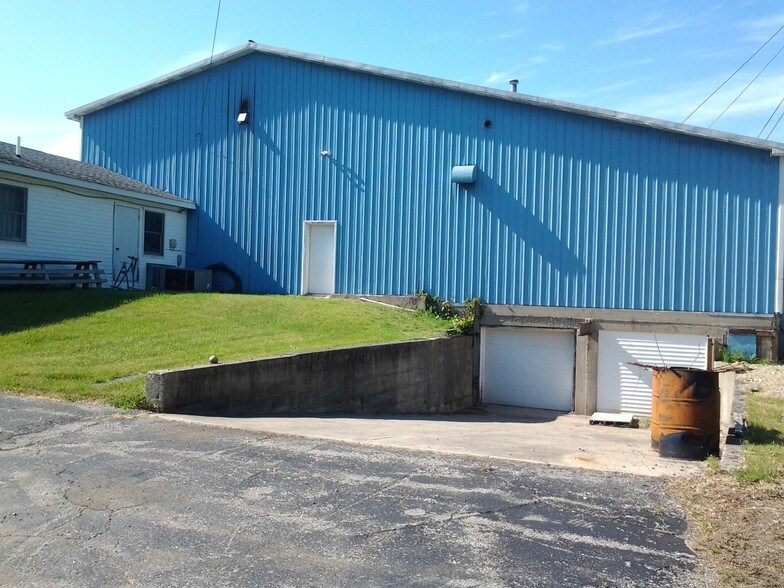 Primary Photo Of 19925 12 Mile Rd, Big Rapids Service For Sale