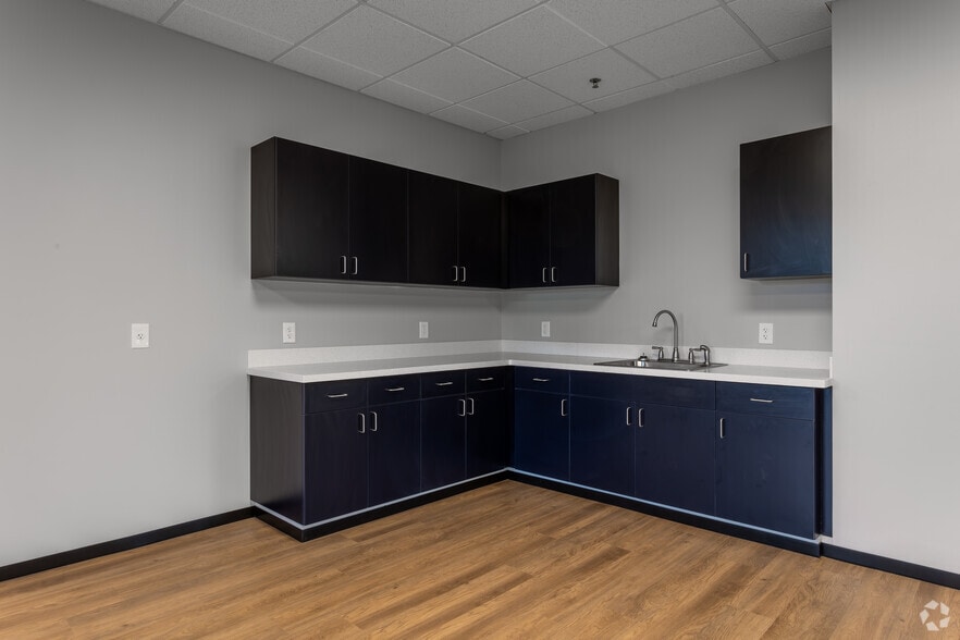 More Photos Of 579 Executive Campus Dr, Westerville Office For Lease