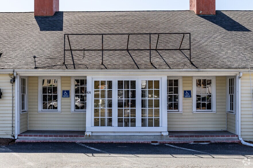 More Photos Of 402-426 Washington St, Holliston Storefront For Lease