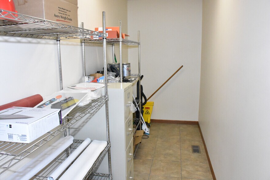 More Photos Of 105 McQuiston Dr, Jackson Center Industrial For Sale