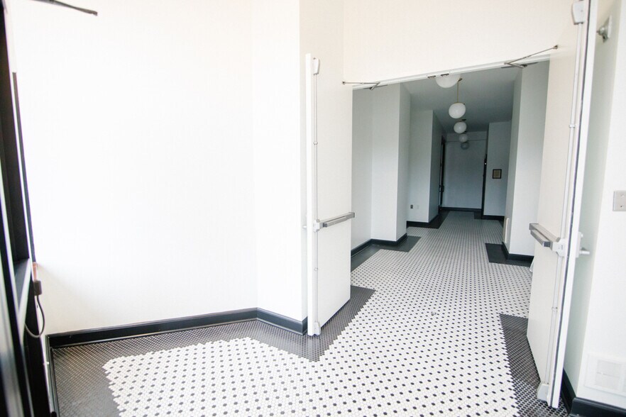 More Photos Of 308-310 E Hennepin Ave, Minneapolis Loft Creative Space For Lease