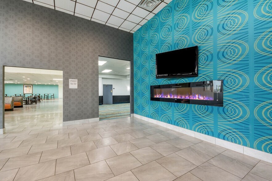 More Photos Of 2001 E Reno Ave, Oklahoma City Hotel For Sale