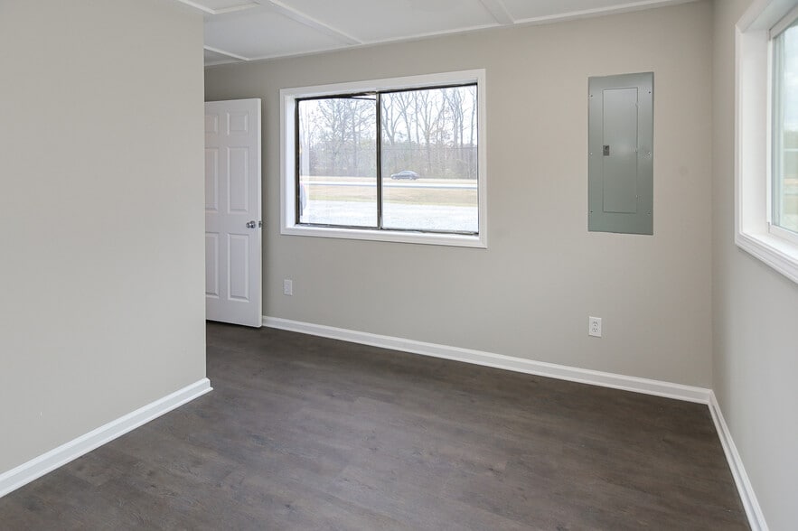 More Photos Of 9582 Heart of Dixie hwy, Arab Self Storage For Sale