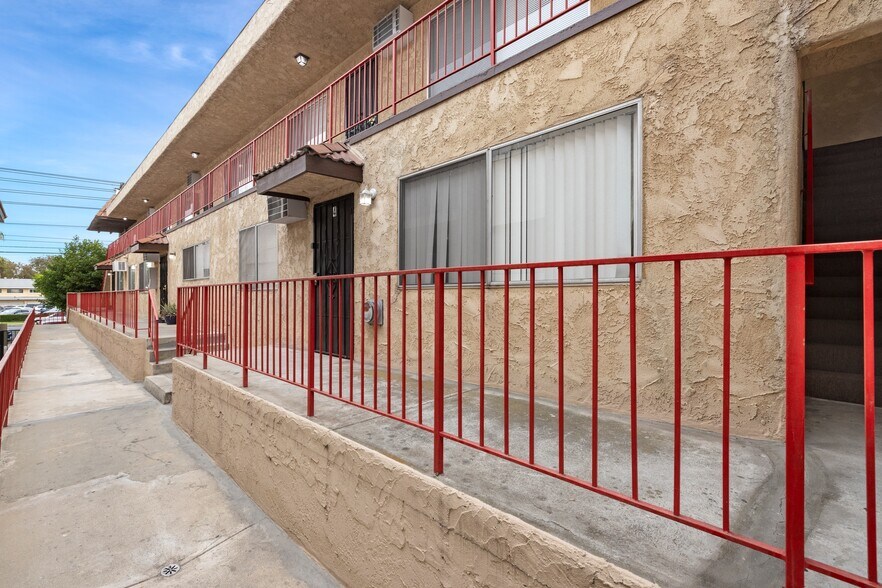 More Photos Of 8135 Reseda Blvd, Reseda Apartments For Sale