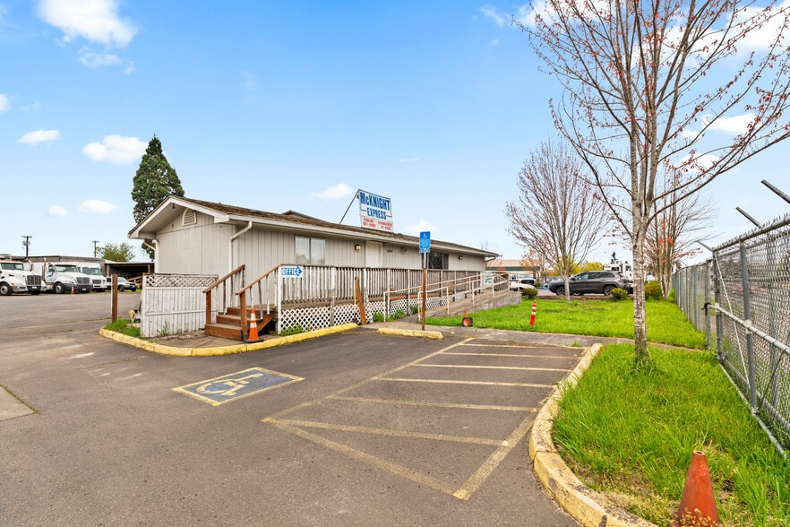 More Photos Of 3894 Roosevelt Blvd, Eugene Industrial For Sale