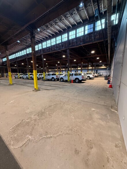More Photos Of 606 7th St, Schenectady Warehouse For Lease