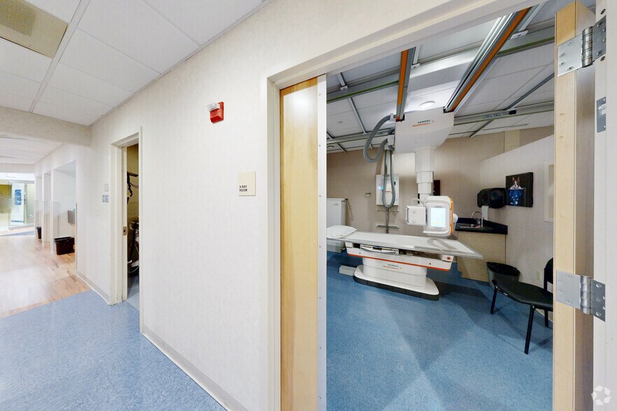 More Photos Of 555 Kinderkamack Rd, Oradell Medical For Sale