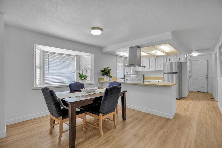 More Photos Of 16710 SE Sunnyside Rd, Happy Valley Flex For Sale