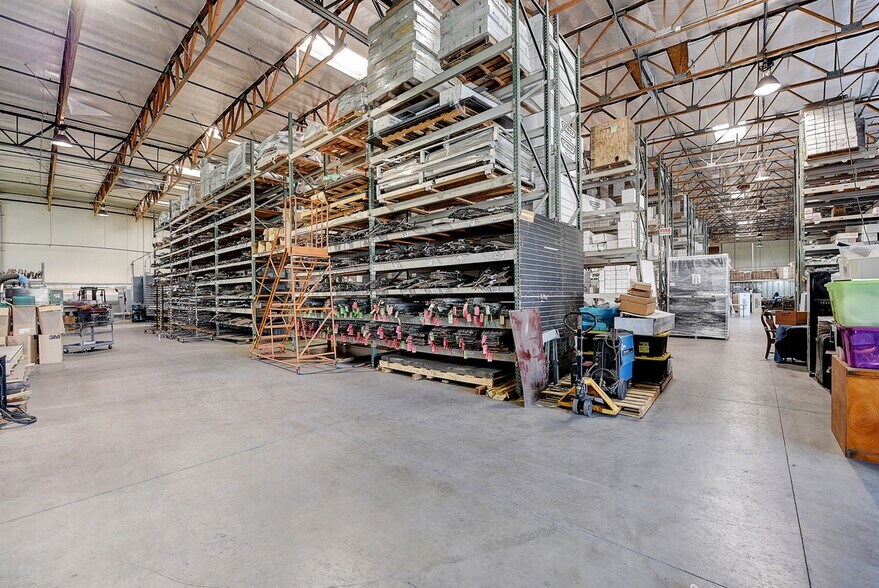 More Photos Of 2365 Railroad St, Corona Warehouse For Lease