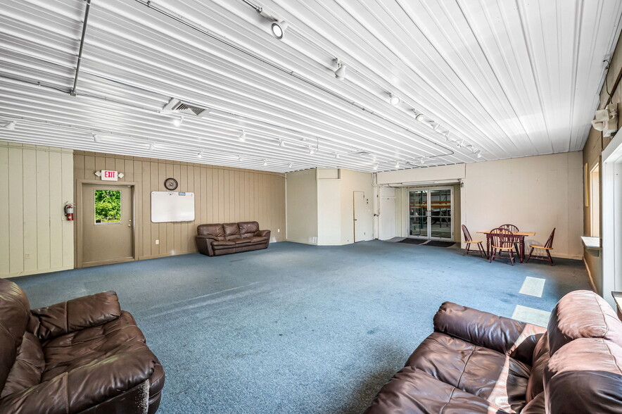 More Photos Of 526 College Hwy, Southwick Specialty For Sale