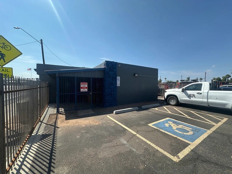 More Photos Of 2204-2206 W Indian School Rd, Phoenix Office For Sale