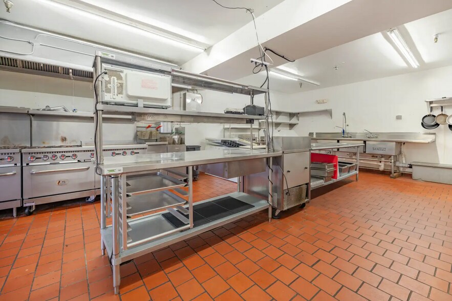 More Photos Of 245 Tanglewood Ct, Taylorsville General Retail For Sale