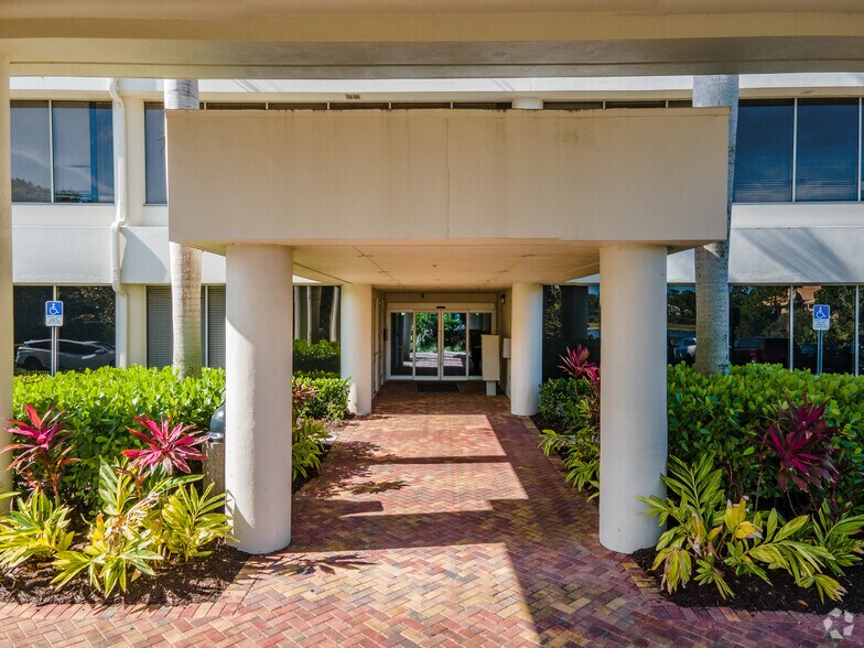 More Photos Of 1890 SW Health Pky, Naples Medical For Lease