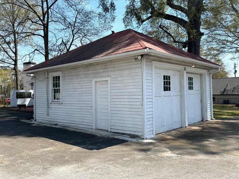 More Photos Of 424 Green St, Gainesville Office Residential For Sale