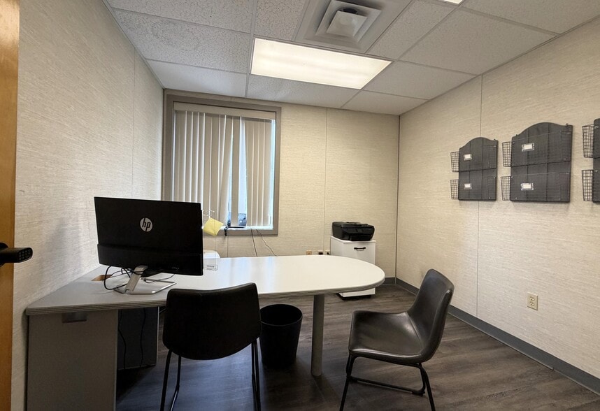 More Photos Of 301 N 9th St, Stroudsburg Auto Dealership For Lease